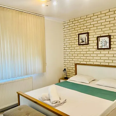 Joy Republicii 25 Apartman *